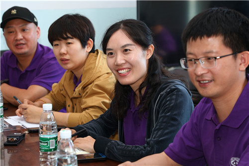 座谈会 (4) 座谈会 (4)